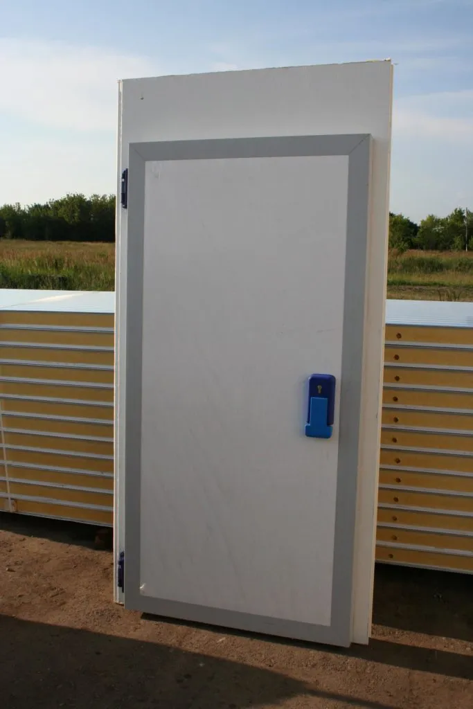 фотография продукта Распашные двери для холодильных камер