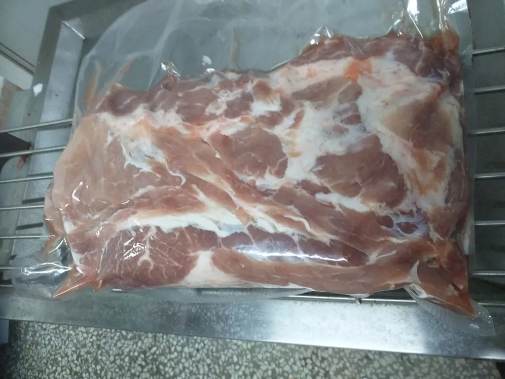 компания реализует мясо и кусок свинины  в Набережные Челны 2