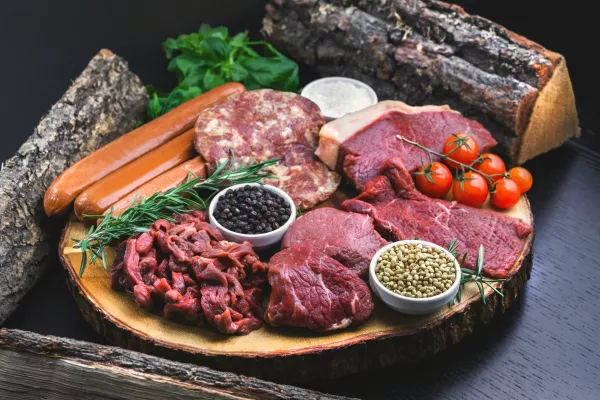 Говядина подорожала, куры подешевели: как изменились цены на мясо в Татарстане за год